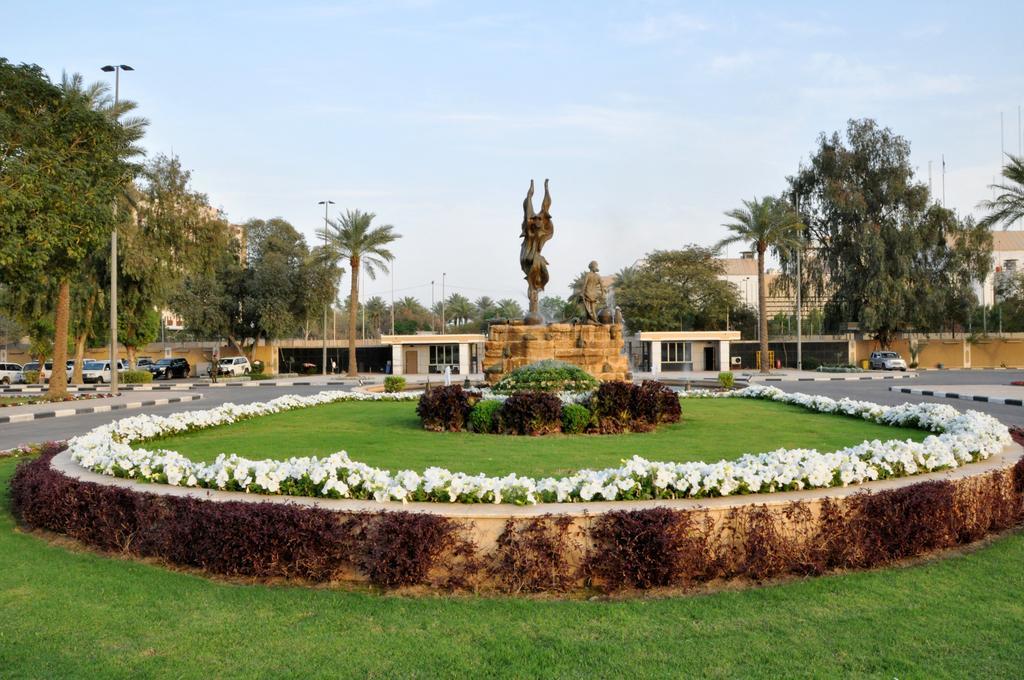 Royal Tulip Alrasheed Hotel Baghdād Esterno foto