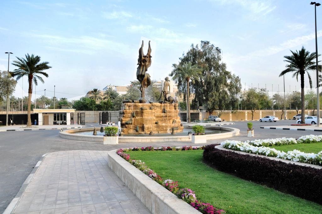 Royal Tulip Alrasheed Hotel Baghdād Esterno foto