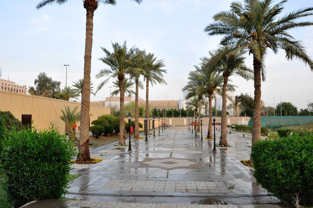 Royal Tulip Alrasheed Hotel Baghdād Esterno foto