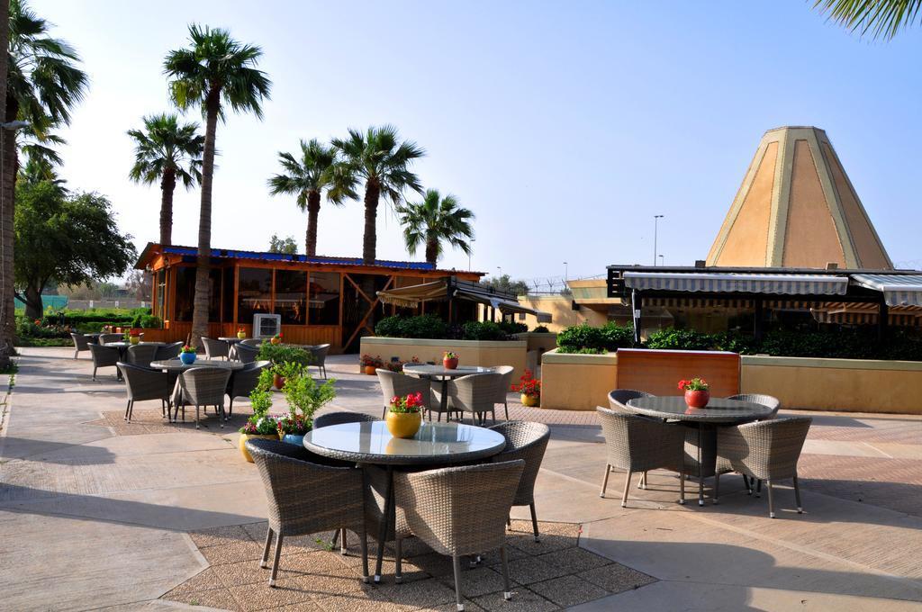 Royal Tulip Alrasheed Hotel Baghdād Esterno foto